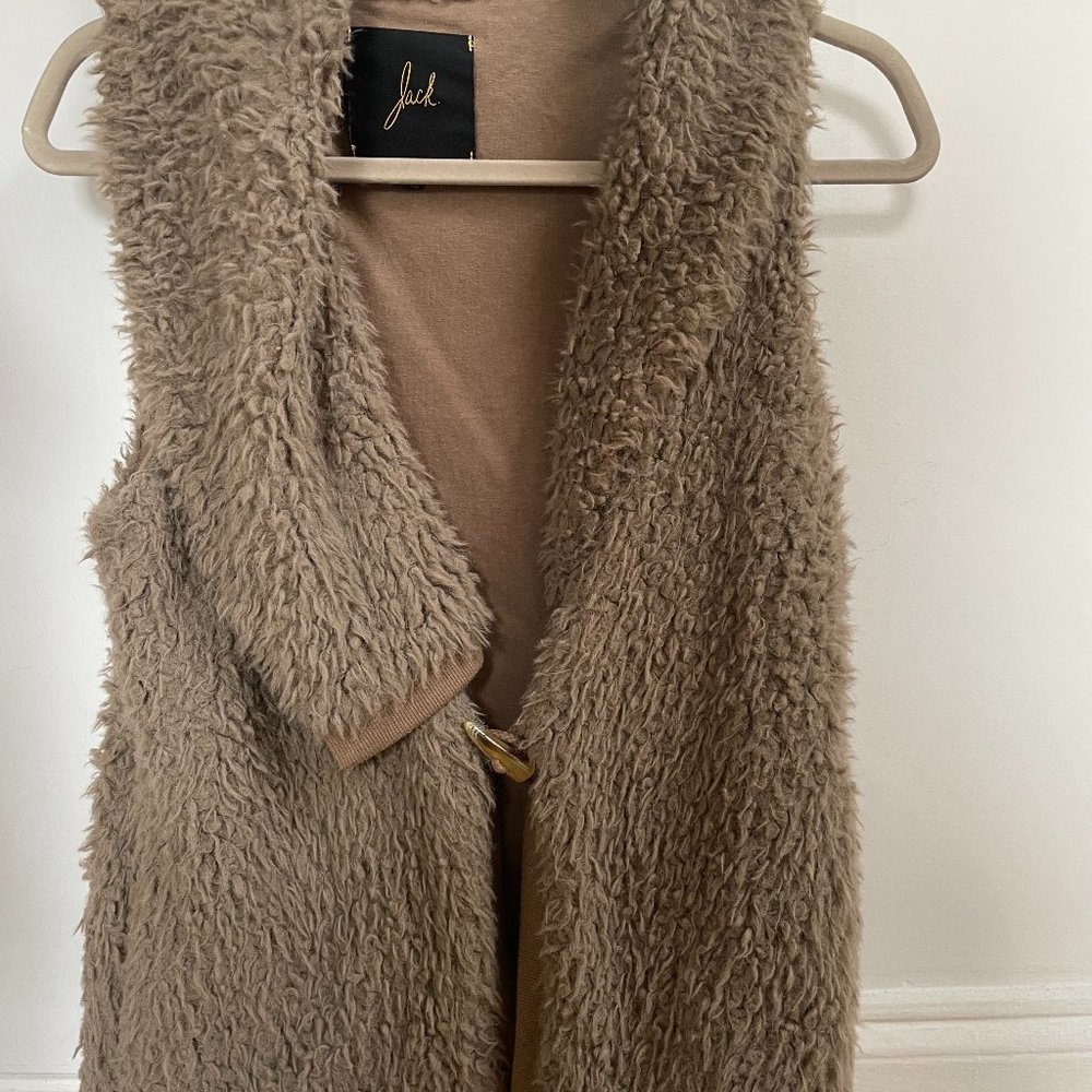 Jack. Faux Fear Vest